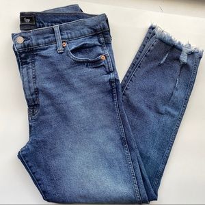 GAP SLIM STRAIGHT JEANS